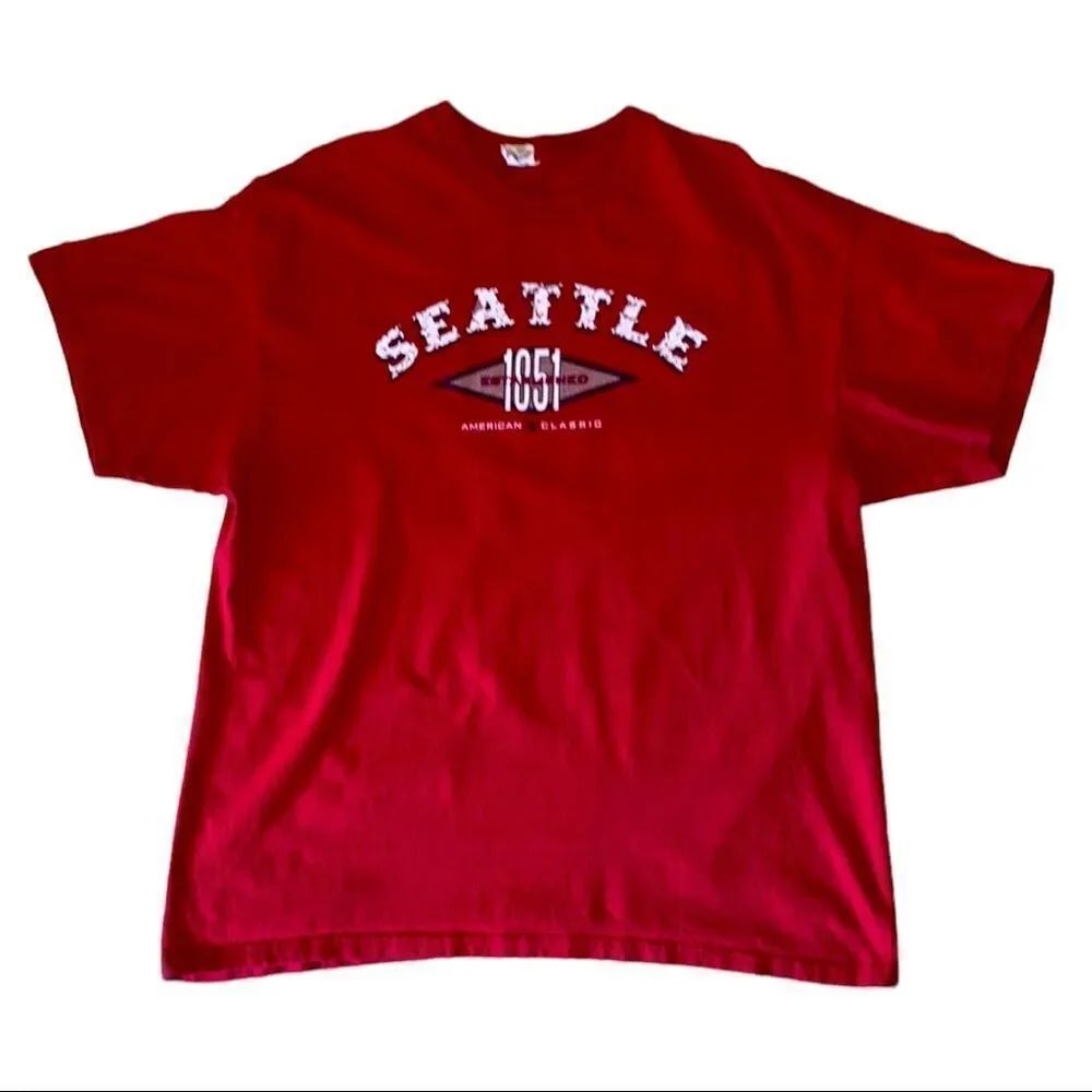 Vintage Seattle Red Crewneck T-Shirt Size XL